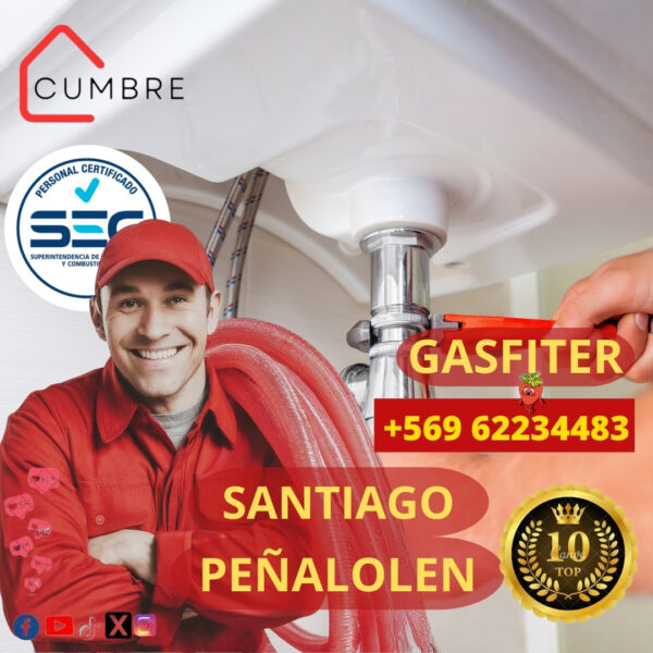 Gasfíter autorizado por la SEC realizando la instalación de un calefont en un hogar en Peñalolén, Santiago.